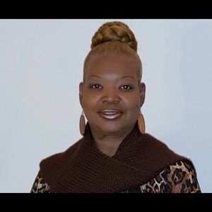 Meet your Posher, Debra